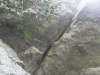 出雲岩のクラックです。あの隙間を使って登れる人がいるんでしょうね